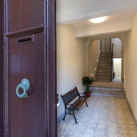 All'angolo Della Torre לינה וארוחת בוקר טרופאה