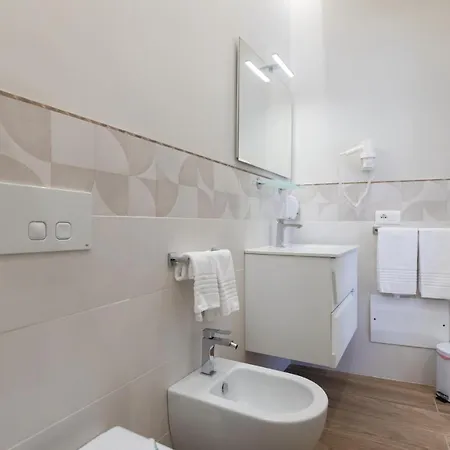 All'angolo Della Torre 4* 트로페아