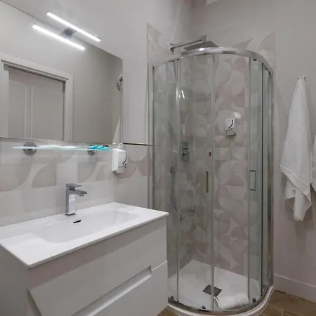 All'angolo Della Torre 4* 트로페아