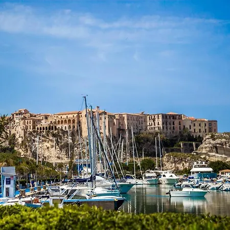 All'angolo Della Torre Bed & Breakfast Tropea