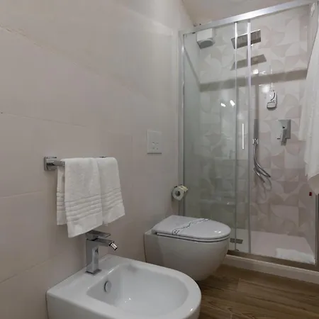 B&B All'angolo Della Torre 트로페아