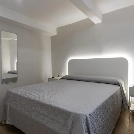 All'angolo Della Torre 4* 트로페아