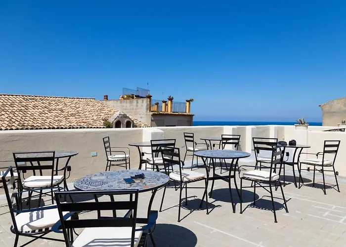 Couette-café All'angolo Della Torre Tropea